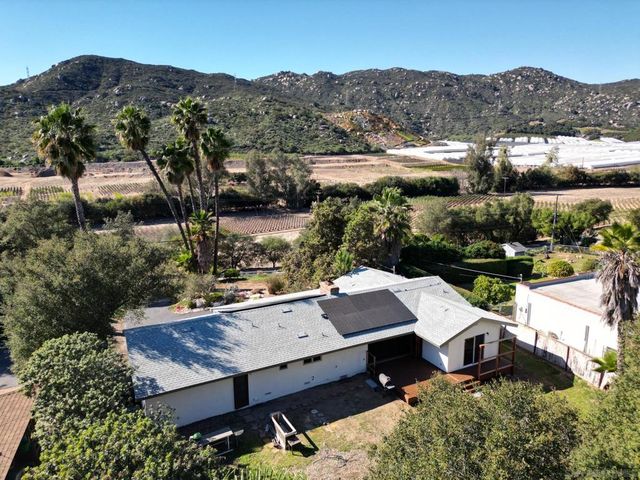 26327 N Broadway, Escondido, CA 92026