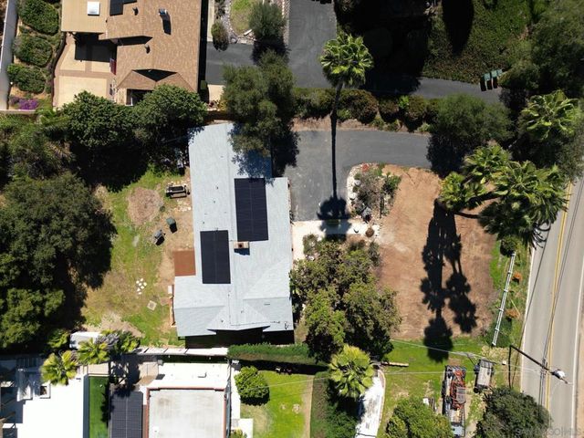 26327 N Broadway, Escondido, CA 92026