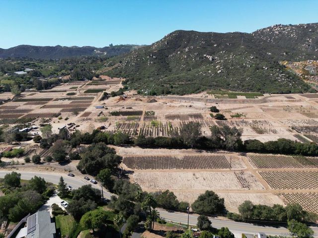 26327 N Broadway, Escondido, CA 92026