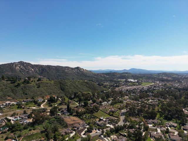 26327 N Broadway, Escondido, CA 92026