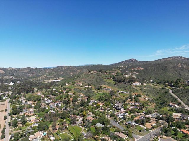 26327 N Broadway, Escondido, CA 92026