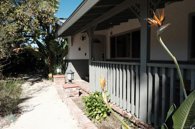 26327 N Broadway, Escondido, CA 92026