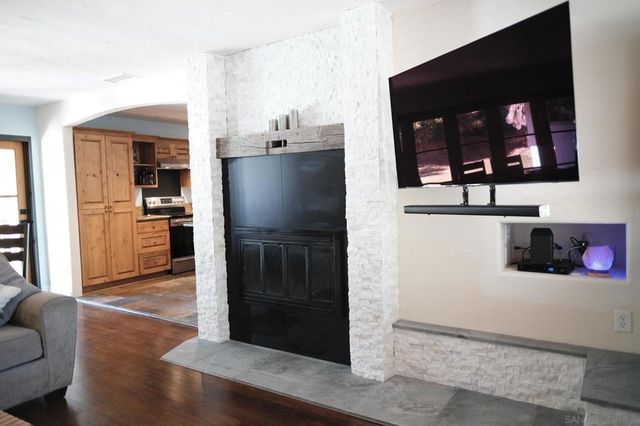 26327 N Broadway, Escondido, CA 92026