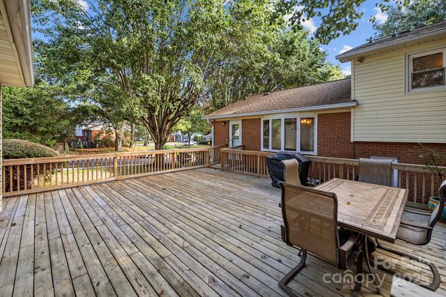 7300 Starvalley Drive, Charlotte, NC 28210