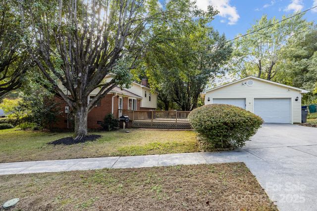7300 Starvalley Drive, Charlotte, NC 28210