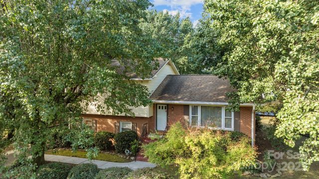 7300 Starvalley Drive, Charlotte, NC 28210