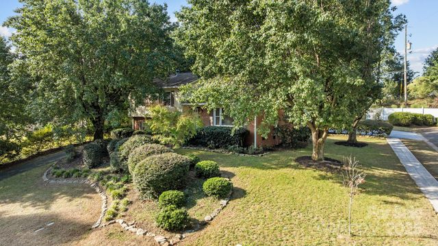 7300 Starvalley Drive, Charlotte, NC 28210