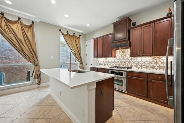 218 Wallington Way, Lewisville, TX 75067