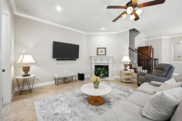 218 Wallington Way, Lewisville, TX 75067