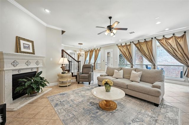 218 Wallington Way, Lewisville, TX 75067