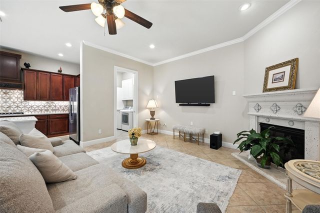 218 Wallington Way, Lewisville, TX 75067