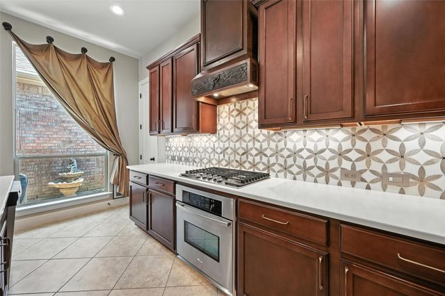 218 Wallington Way, Lewisville, TX 75067