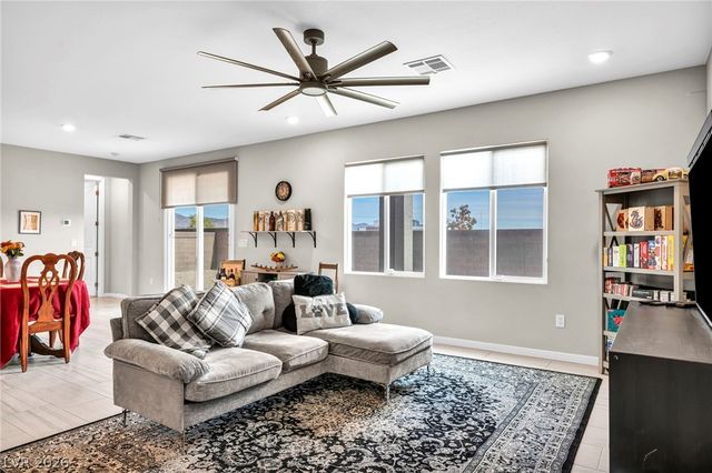 6618 North Palmer Estates Street, North Las Vegas, NV 89086