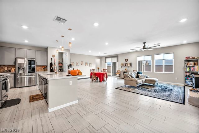 6618 North Palmer Estates Street, North Las Vegas, NV 89086