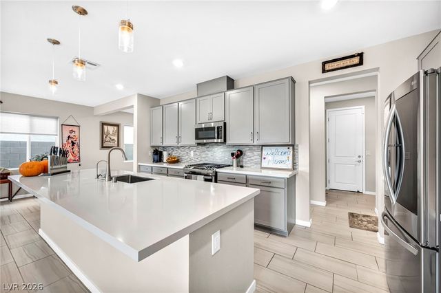 6618 North Palmer Estates Street, North Las Vegas, NV 89086