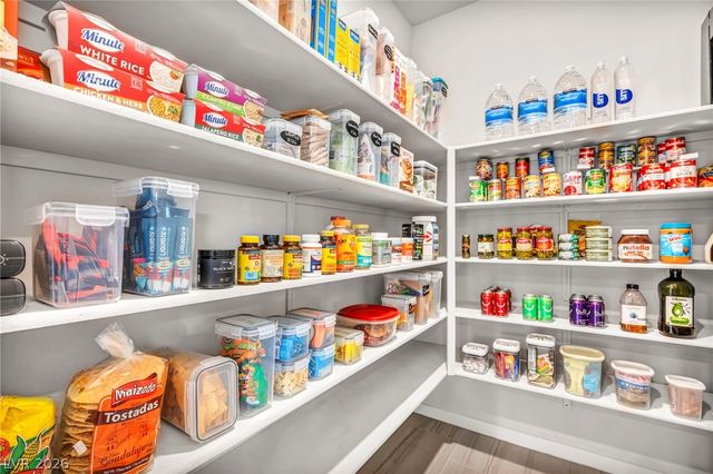 6618 North Palmer Estates Street, North Las Vegas, NV 89086