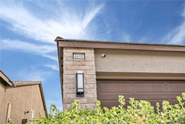 6618 North Palmer Estates Street, North Las Vegas, NV 89086