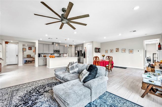 6618 North Palmer Estates Street, North Las Vegas, NV 89086