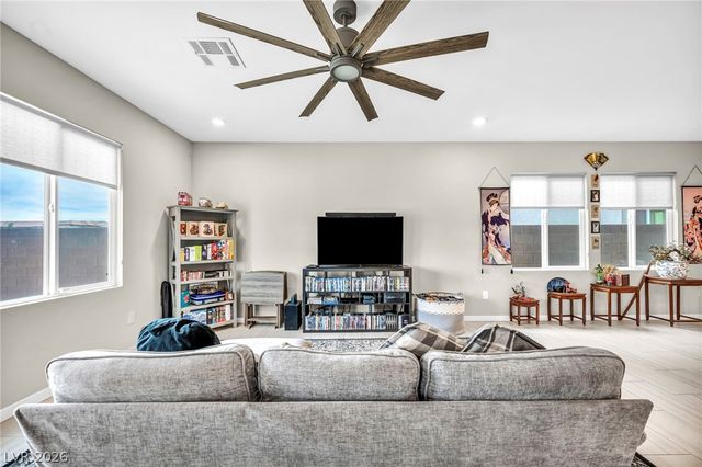 6618 North Palmer Estates Street, North Las Vegas, NV 89086