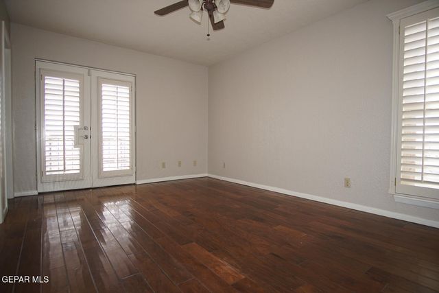 4433 N Stanton Street 212, El Paso, TX 79902