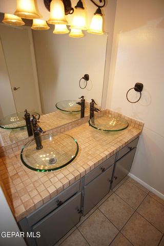 4433 N Stanton Street 212, El Paso, TX 79902