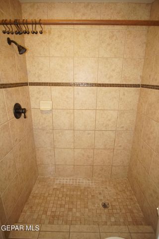 4433 N Stanton Street 212, El Paso, TX 79902