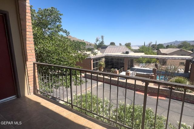 4433 N Stanton Street 212, El Paso, TX 79902