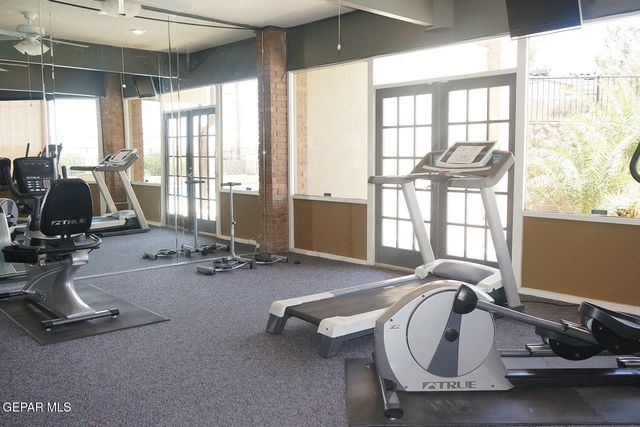 4433 N Stanton Street 212, El Paso, TX 79902