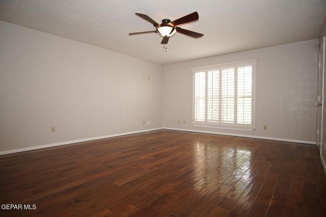 4433 N Stanton Street 212, El Paso, TX 79902