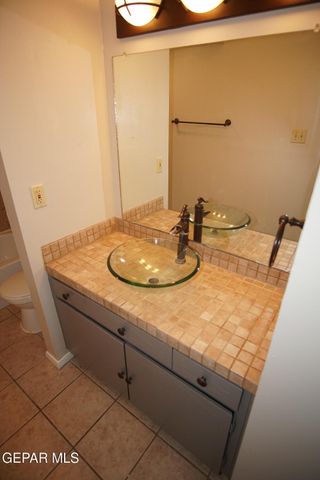 4433 N Stanton Street 212, El Paso, TX 79902