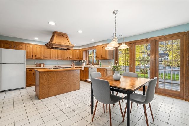 14 Eugene Rd, Burlington, MA 01803