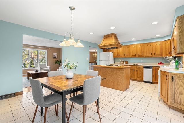 14 Eugene Rd, Burlington, MA 01803