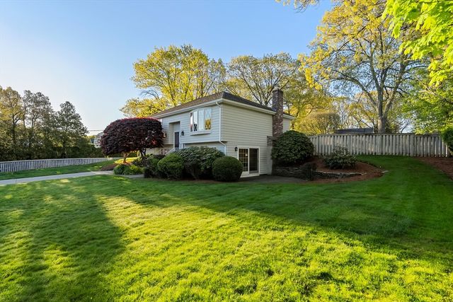 14 Eugene Rd, Burlington, MA 01803