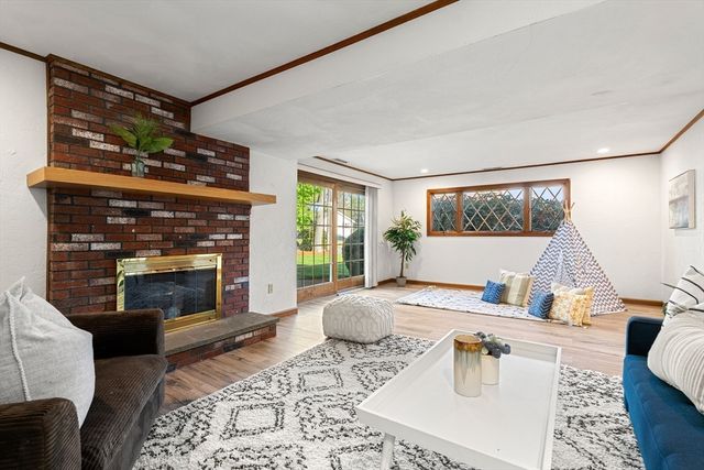 14 Eugene Rd, Burlington, MA 01803