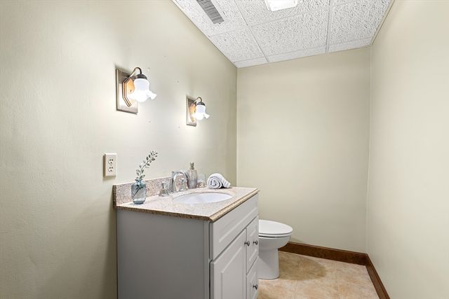 14 Eugene Rd, Burlington, MA 01803