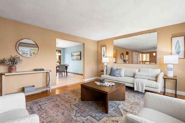 14 Eugene Rd, Burlington, MA 01803