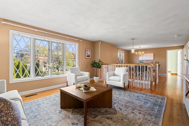 14 Eugene Rd, Burlington, MA 01803