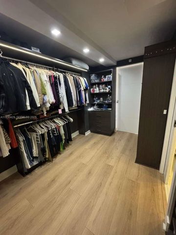 4000 Towerside Ter 1901, Miami, FL 33138