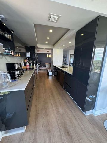 4000 Towerside Ter 1901, Miami, FL 33138