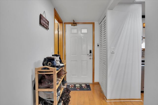 815 PEARSON Street 10, Des Plaines, IL 60016