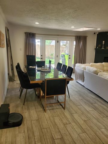 1910 Eastfield Drive, Missouri City, TX 77459