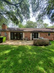 1910 Eastfield Drive, Missouri City, TX 77459