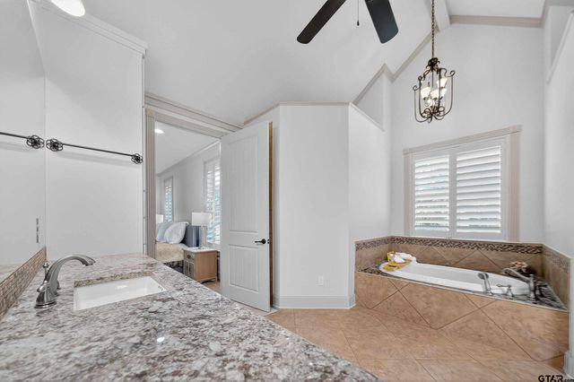 14052 Pine Overlook Dr., Flint, TX 75762