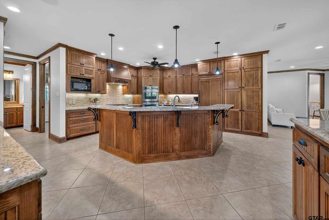 14052 Pine Overlook Dr., Flint, TX 75762