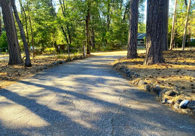 14405 Talking Pines Rd, Grass Valley, CA 95945