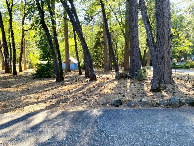 14405 Talking Pines Rd, Grass Valley, CA 95945