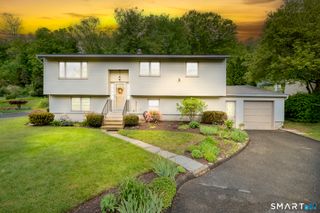 30 Tamanny Trail, Danbury, CT 06811