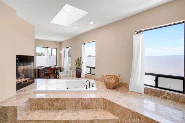 4239 W 59th, Los Angeles, CA 90043