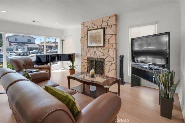 4239 W 59th, Los Angeles, CA 90043