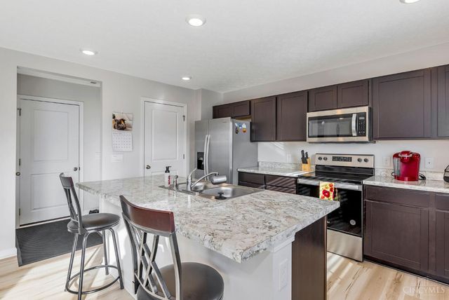 411 E Oak Avenue, Trenton, OH 45067